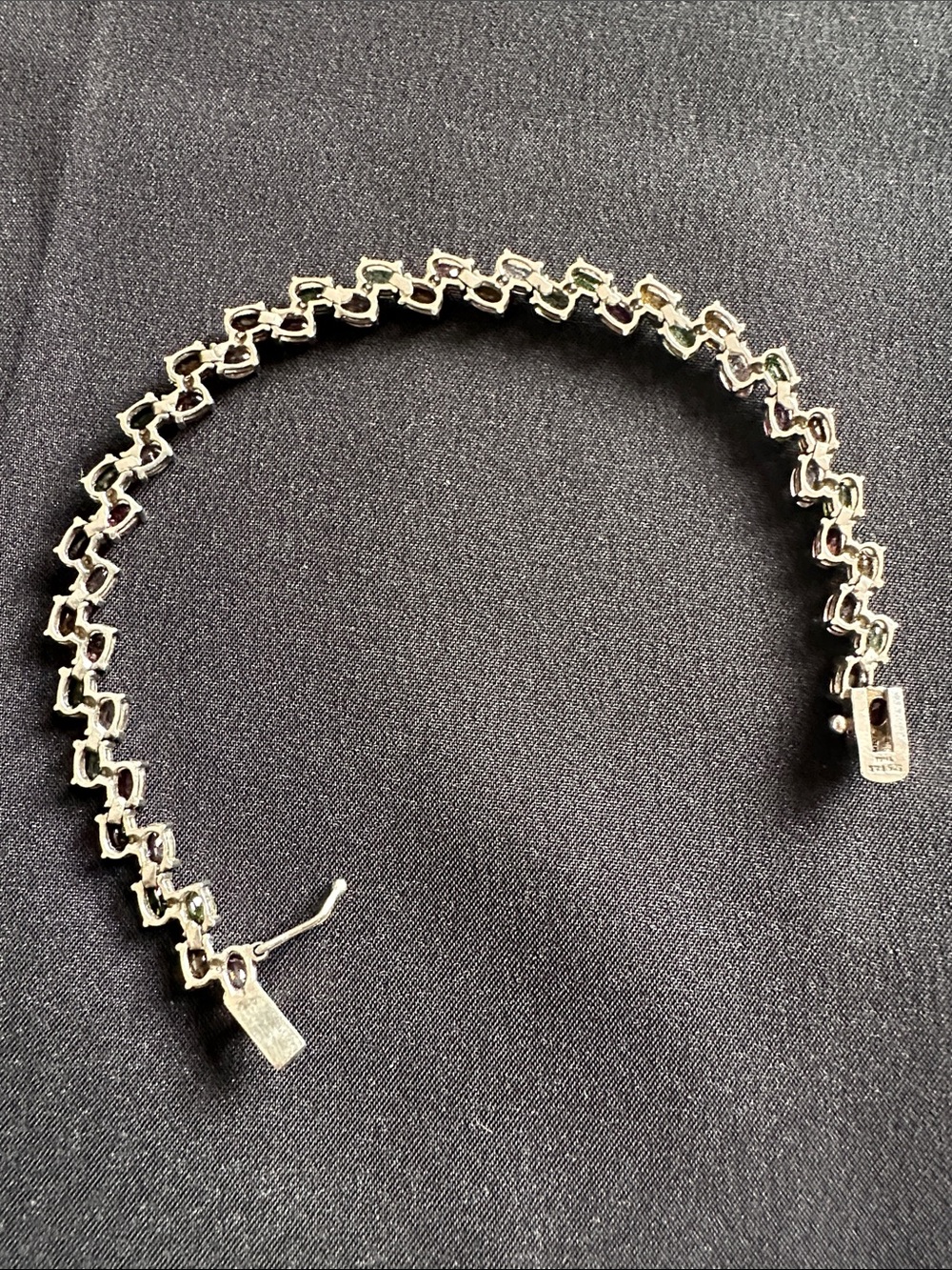 Tourmaline & 925 sterling silver EUC tennis bracelet. Genuine oval cut gemstone - Picture 4 of 6